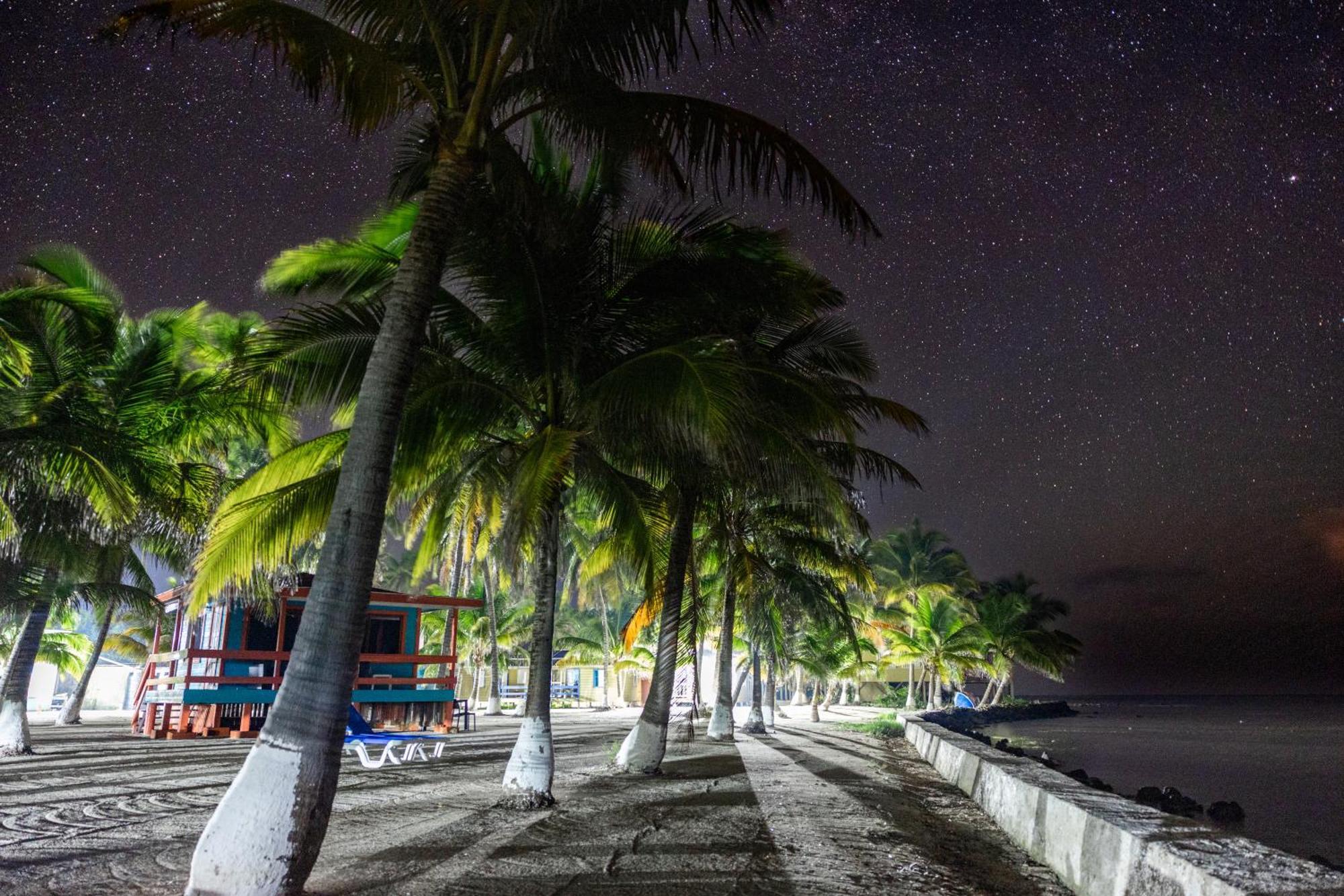 Blue Marlin Beach Resort Dangriga Exterior photo