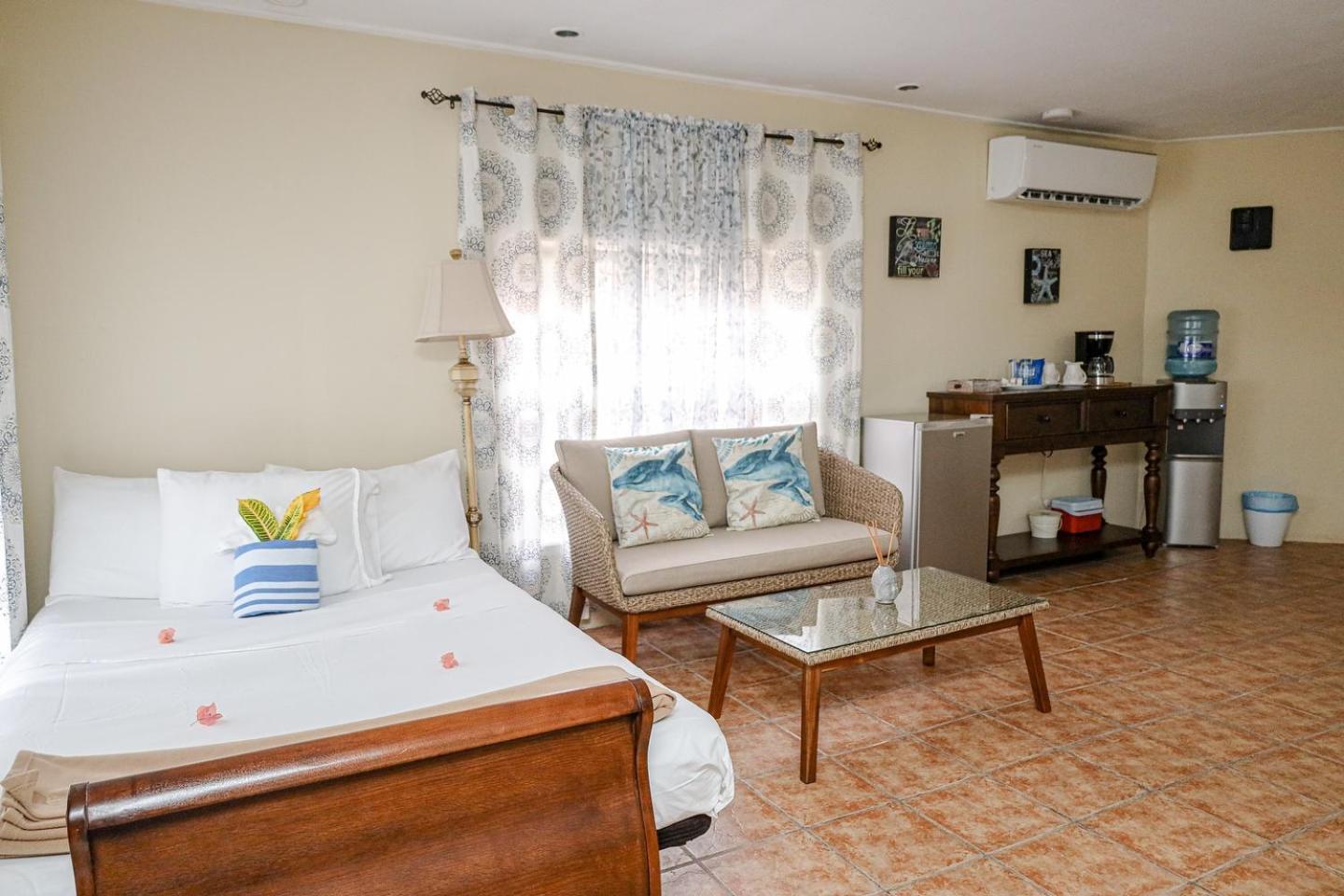 Blue Marlin Beach Resort Dangriga Exterior photo