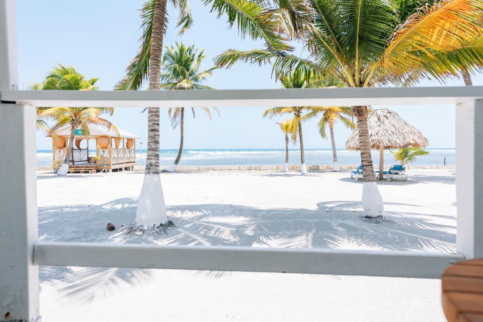 Blue Marlin Beach Resort Dangriga Exterior photo