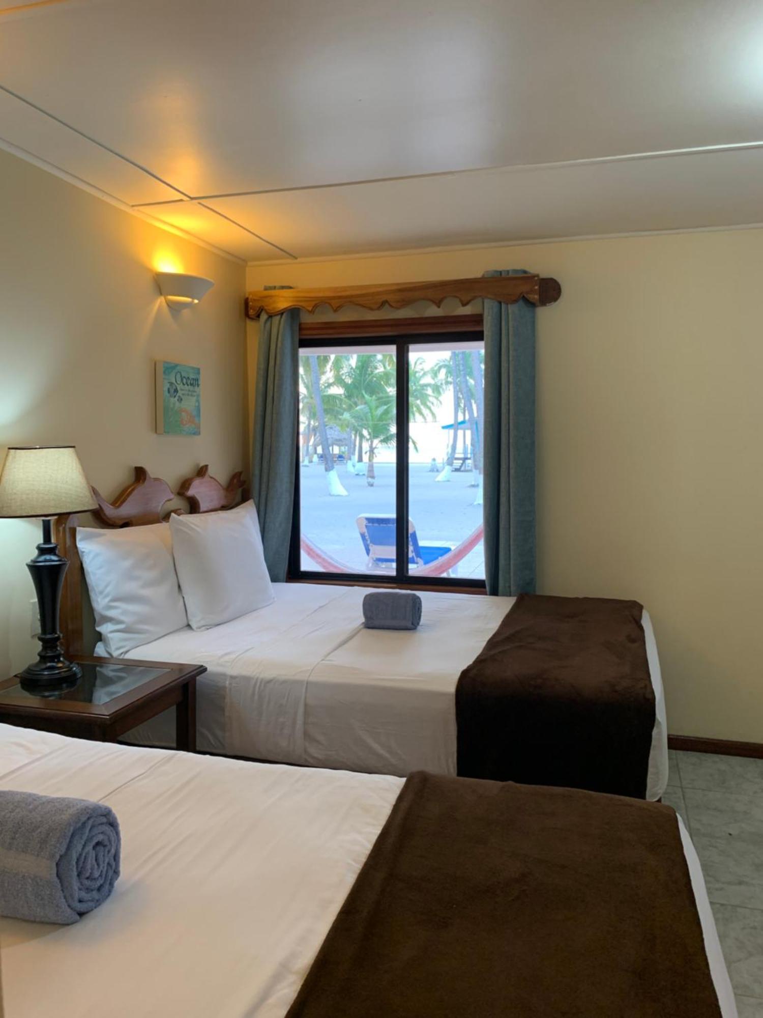 Blue Marlin Beach Resort Dangriga Room photo
